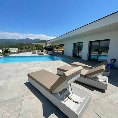 Luxe Avec Piscine Et Belle Vue וילה