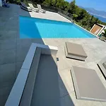 Luxe Avec Piscine Et Belle Vue 别墅 Pietrosella