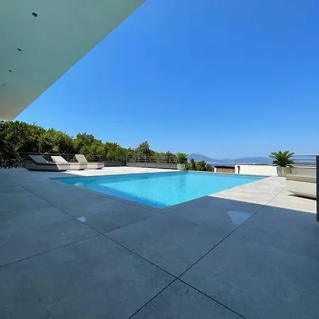 Luxe Avec Piscine Et Belle Vue Villa Pietrosella