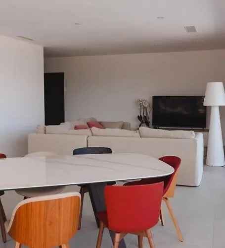 Luxe Avec Piscine Et Belle Vue 别墅 *