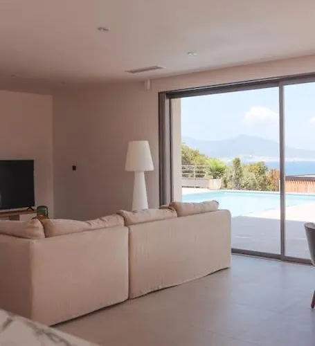 Luxe Avec Piscine Et Belle Vue 别墅